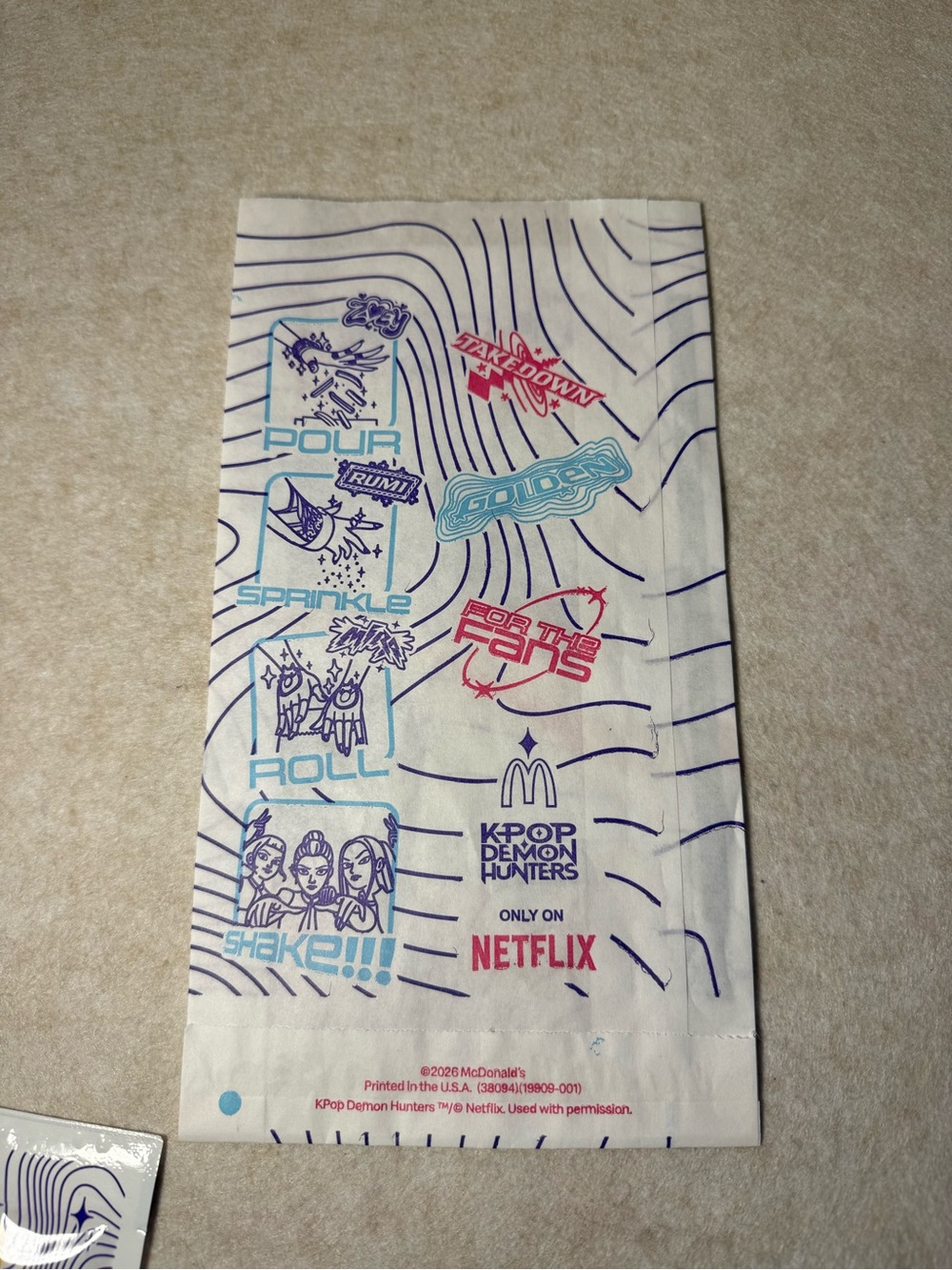 McDonalds 2026 Kpop Demon Hunters Huntrix Trio Rare Holographic & Seasoning - Picture 7 of 7